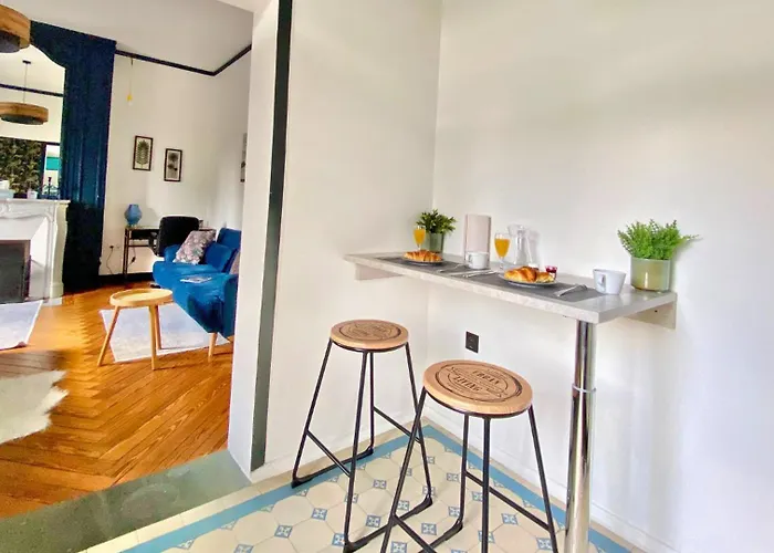 Voyage Au Calme A 10 Minutes Du Centre Avec Parking Inclus Et Fibre, Ideal Solo Et Pro Apartment *