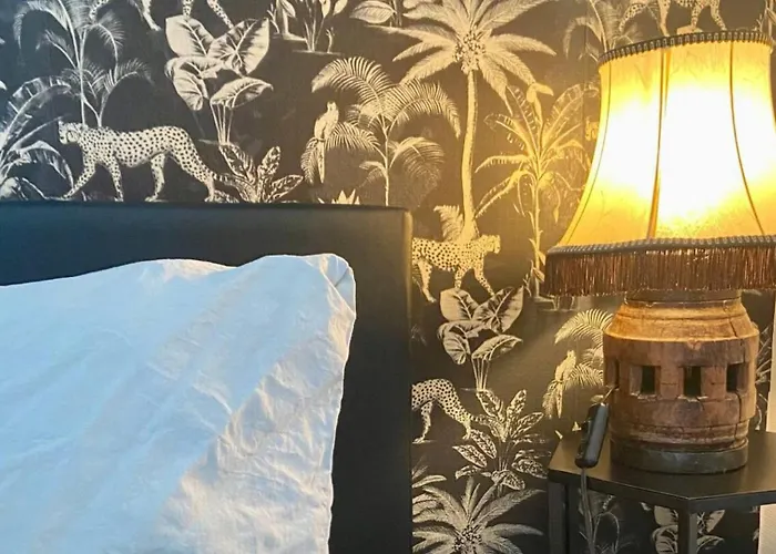 Voyage Au Calme A 10 Minutes Du Centre Avec Parking Inclus Et Fibre, Ideal Solo Et Pro Apartment