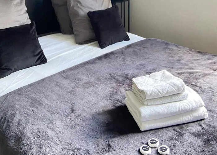 Voyage Au Calme A 10 Minutes Du Centre Avec Parking Inclus Et Fibre, Ideal Solo Et Pro Apartment Rouen